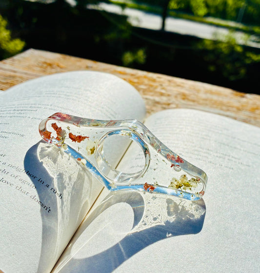 Pressed Floral Page Holder - cream + rose