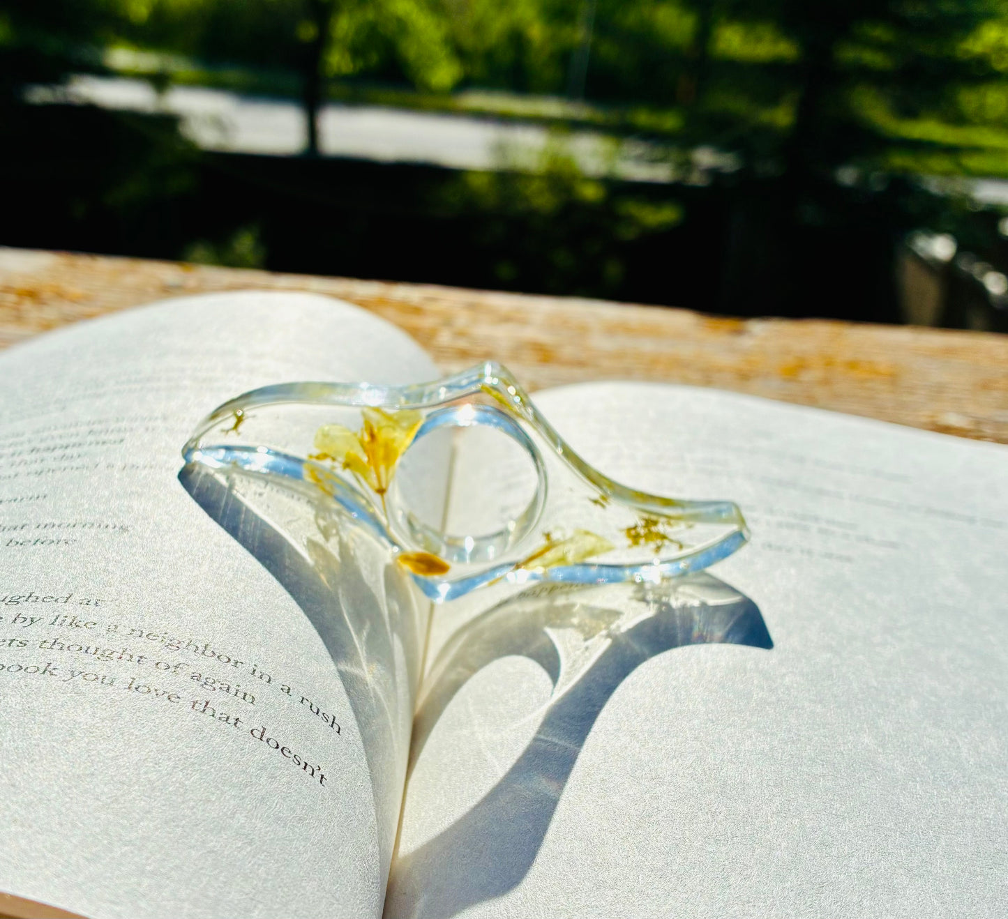 Pressed Floral Page Holder - butter