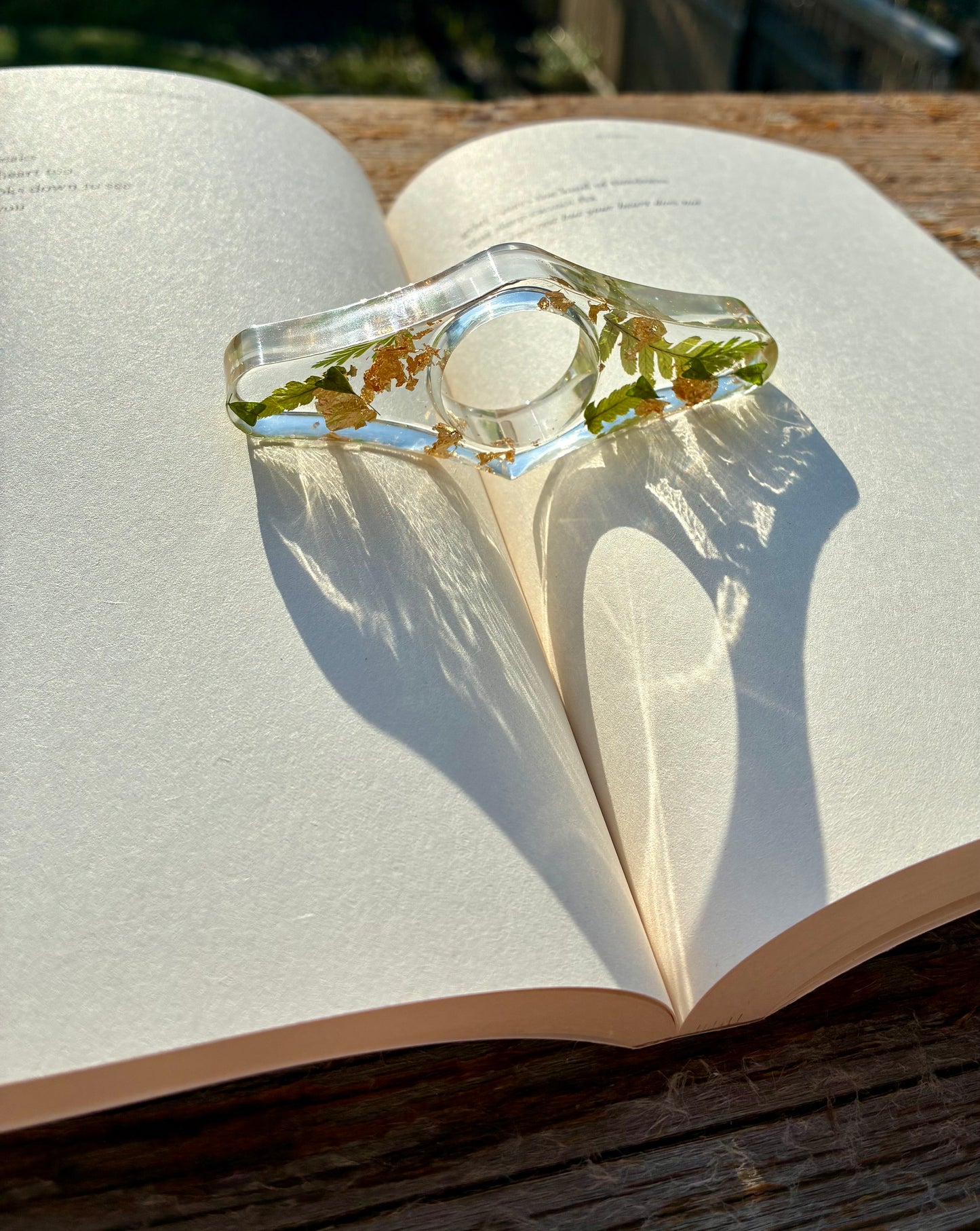Pressed Floral Page Holder - green + gold